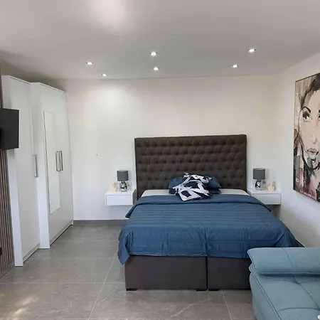 Apartman 19 *